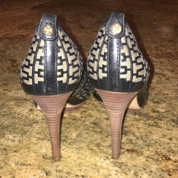Tory Burch Reagan Heels Open Toe Stilettos Black/Cream - Size 9 - Picture 6 of 16